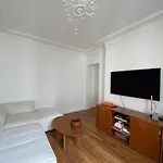 1 Bedroom Apartment In Montmartre