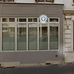 Newly Renovated ! Stunning 2Br Apt In The Heart Of Paris 15