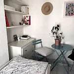 Cute Marais Private Studio For 2