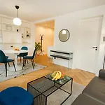St Lazare & Madeleine - City Apartment