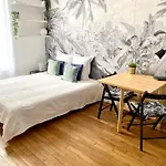 Cozy Studio Near Montmartre