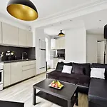 Eiffel Tower & Grenelle - City Apartment