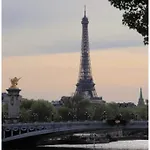 Studio Parisien Tout Eiffel 7E