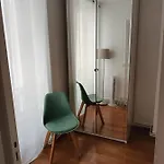 Les Sablons Situe A Cote De La Tour Eiffel