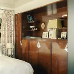 Les Suites Cinabre