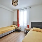 Lovely Apartment For 6, Metro At 160M !