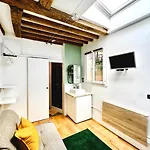 Cozy Hideaway Private Suite