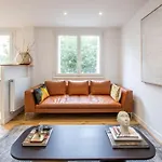 Rollin - Beautiful Renovated Flat In The Heart Of Paris