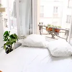 Green Cozy Studio Au Coeur De Paris