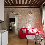 Authentic Apartment Marais
