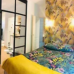 Appartement Pied De Montmartre