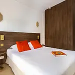 Luxurious & Central 2Bd Apart For 4