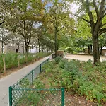 Chic And Comfortable Apart In Paris