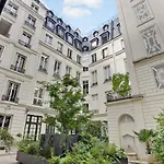 Stylish Studio - 2P - Vendome Square