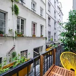 Vertus - Cozy Apartment In The Marais Neighborhood