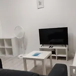 Nice Flat Near Gare Du Nord O Gare Du L Est Free Wi-Fi And Netflix