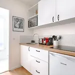 Pleasant Studio In Republique - 2P