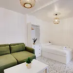 Cozy Parisian Studio In The Vibrant 11Th Arrondissement