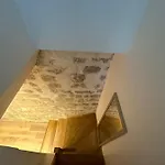 Modern And Warm Fully Renovated Split Level Apart Steps Away From The Grands Boulevard