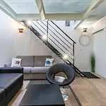Comme A La Maison