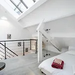 Comme A La Maison