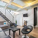 Comme A La Maison