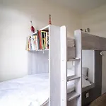 Spacious Apartment With View Of The Eiffel Tower