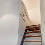 Tiny Boutique Studio In Paris 11