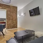 Apartment Center Of Paris By Studio Prestige