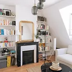 Chic Apartment W 2 Sofa Beds 18Th Arrondissement