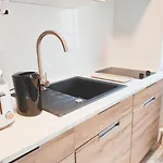 Luxueux Studio Au Centre De Paris 17 Eme
