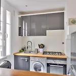 Nice Flat Near Porte Clignancourt Metro Station