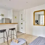 Nice Flat Near Porte Clignancourt Metro Station
