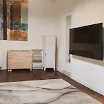 Luxueux Studio Au Centre De Paris 17 Eme