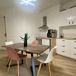 AH SERVICE Charming apartment Champs Elysées - 4P