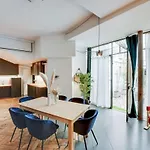 Stylish And Sunny 7Bd With Garden For 17 Guests!