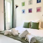 Studio Cosy 2P Face Arc De Triomphe