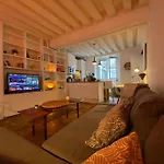 Le Marais Cosy Central Paris