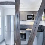 Champs-Elysees Finest Flat