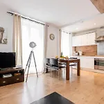 Avenue De Mars 2Br
