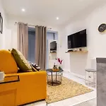 Condamine/Batignolles : Cosy Studio