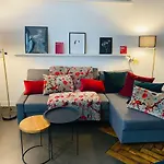 Stylish And Sunny 7Bd With Garden For 17 Guests!