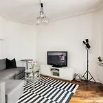 Spacious Bright Apartment In Montmartre Paris