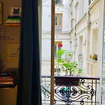 Artist Designed Flat In Central Area Montparnasse