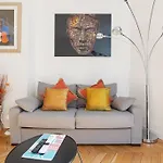 Luxe 1-Br Gem Steps From The Louvre & Opera