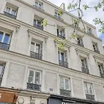 Branded New Cozy Studio In The Heart Of Paris 17