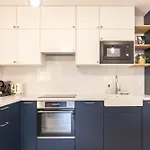 Premium Apartment With Terrace - 4 Guests
