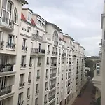 Appartement Avec Balcon Dans Residence Calme Avec Gardien -
