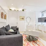 N Sublime Appartement Avec Sauna Dans Le 17E