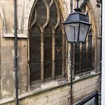 Pick A Flat\'S Apartment In Notre-Dame De Paris - Rue Saint-Severin